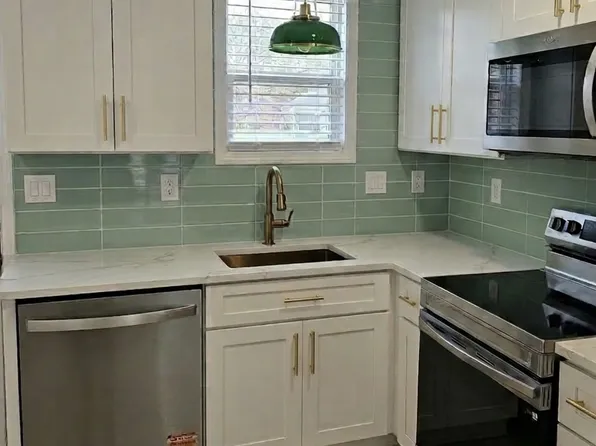 3342 Tait Ter APT A, Norfolk, VA 23513