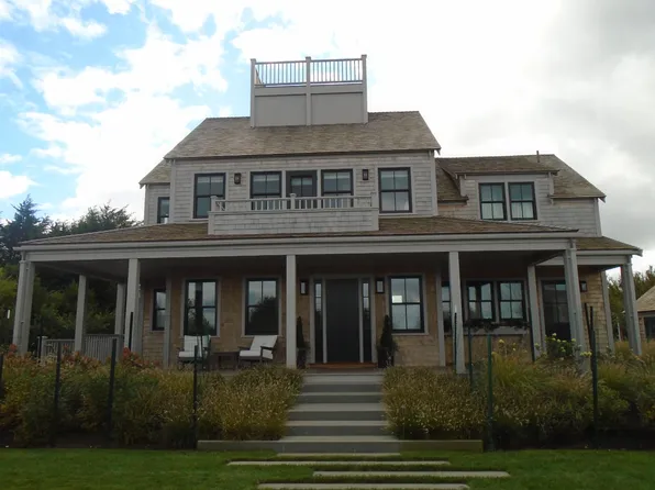 69 Monomoy Rd, Nantucket, MA 02554