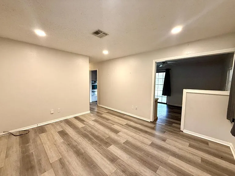 2843 Kaylin Dr — Photo 10