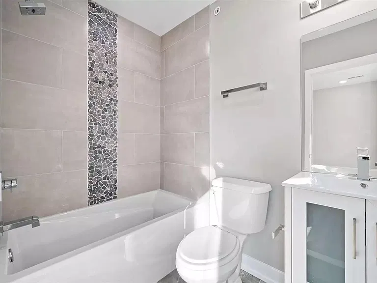 649 N 35th St #202 — Photo 10