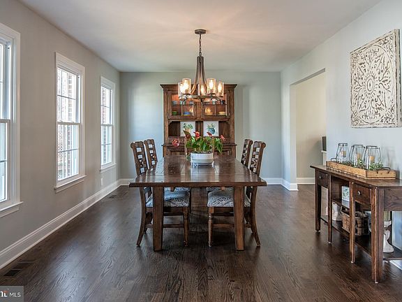 4th image of 9705 Glenway Ct