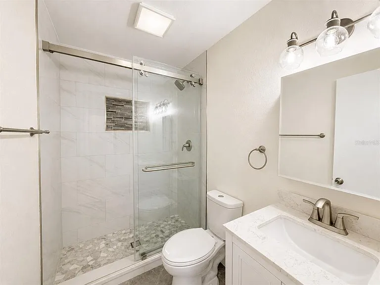 7301 N Dartmouth Ave — Photo 13