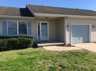 3115 Twin Lakes Dr, Springfield, IL 62707