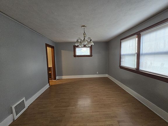 4th image of 226 E Eckman St