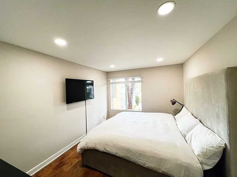 1265 N Crescent Heights Blvd #311 — Photo 7