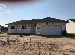 914 9th Avenue Pl, Kearney, NE 68845