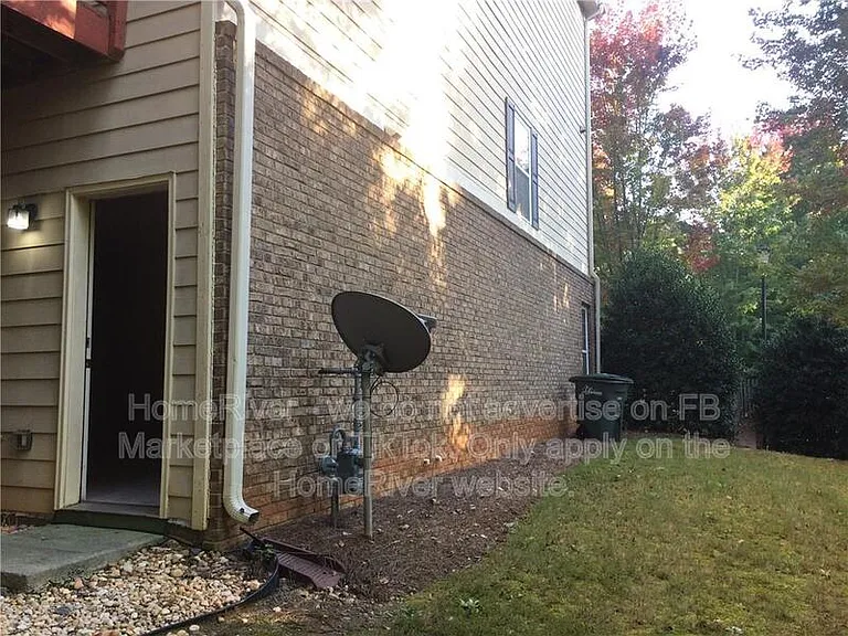 305 Williamson St SE — Photo 24