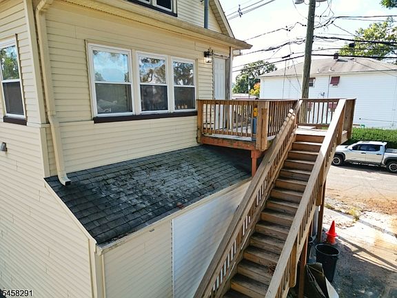 3rd image of 211 Van Winkle Ave #2