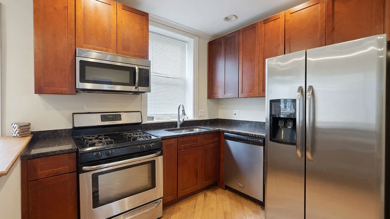 2 bed, $2,450 — Photo 1
