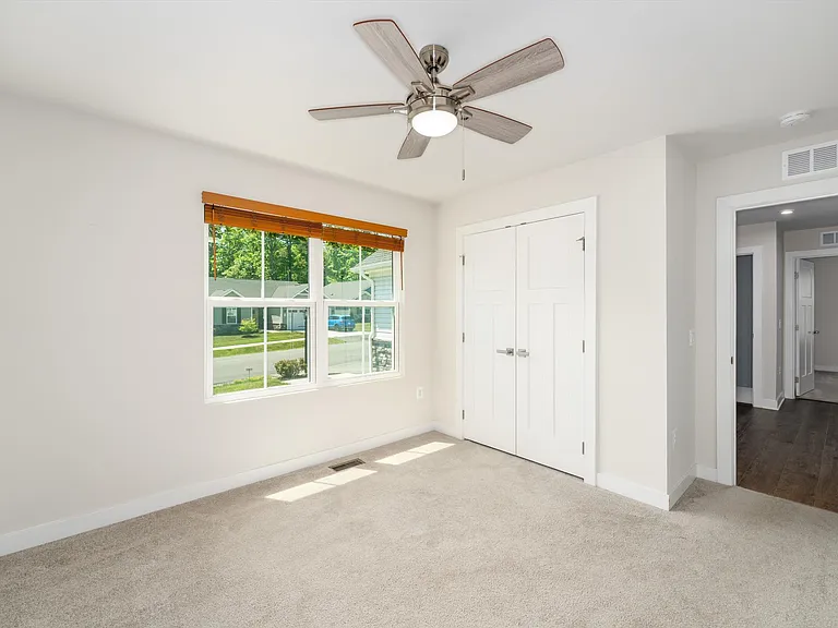 93 Archer Dr — Photo 16