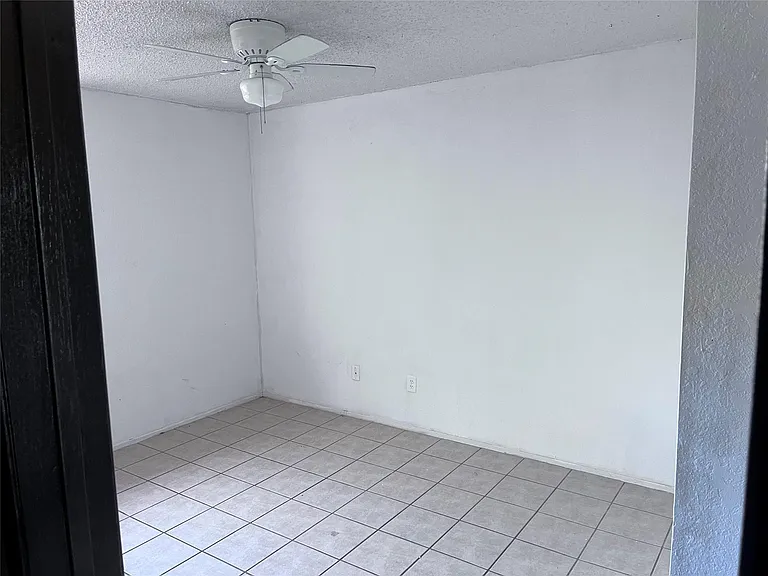 4910 Pepper Ln #D — Photo 14