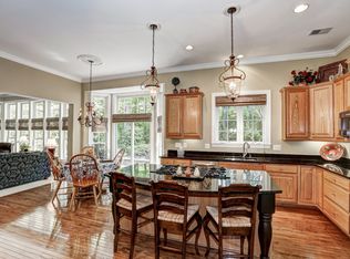 4306 Chancery Park Dr, Fairfax, VA 22030