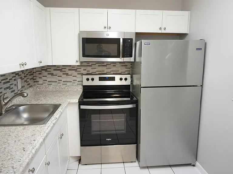 294 Chatham E #O — Photo 4