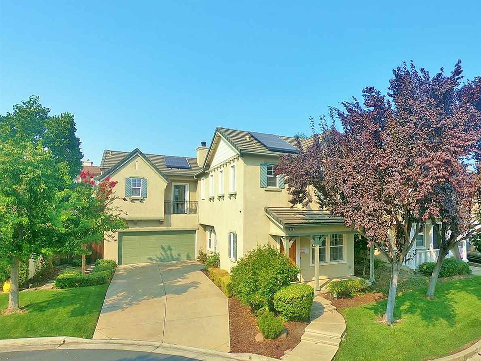 1st image of 107 Center Ct