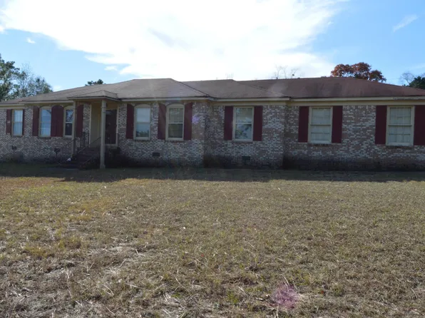 586 Beverly Hills Rd, Camden, SC 29020