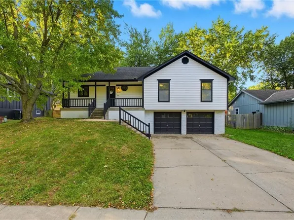 2129 NE Cromwell St, Lees Summit, MO 64086