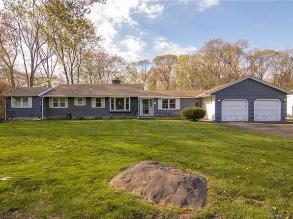 8 Stonewall Lane, Branford, CT 06405