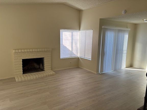 4th image of 249 Grayson Way #A