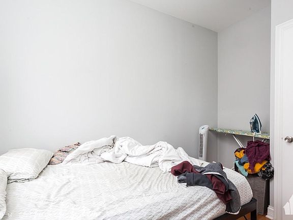 3rd image of 2752 W Fullerton Ave #1326