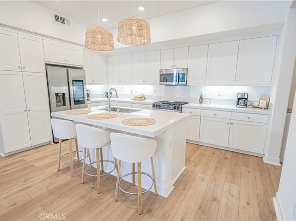 27212 Diamond Peak Ln #203, Stevenson Ranch, CA 91381
