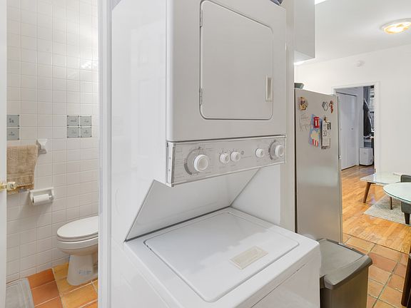 4th image of 103 Charles St APT 2RE