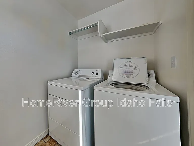 1629 N Stevens Dr #B — Photo 13