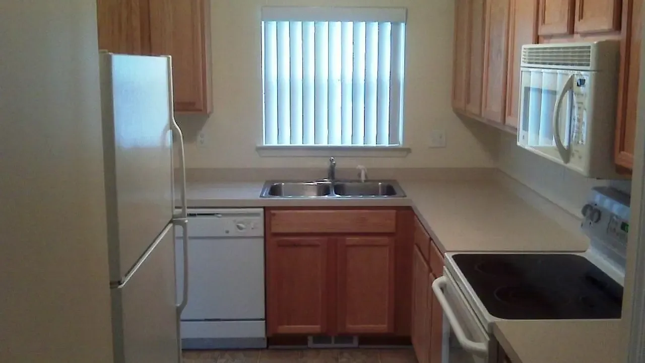 2 bed, 1340 sqft, $1,870 — Photo 3
