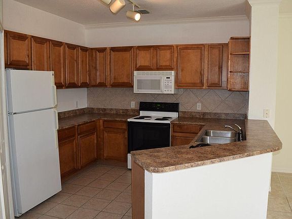 5th image of 6115 Metrowest Blvd Unit 108