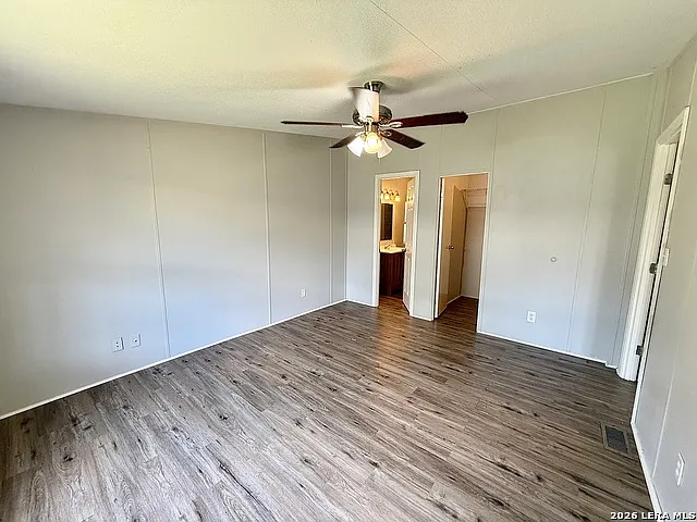 319 E Zipp Rd — Photo 10