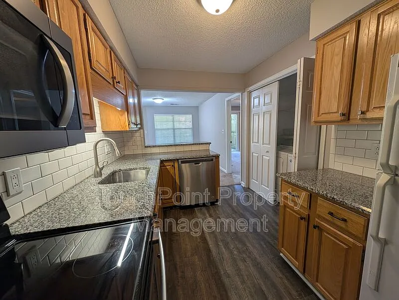 2 bed, 2.0 bath, 1150 sqft, $1,495 — Photo 3