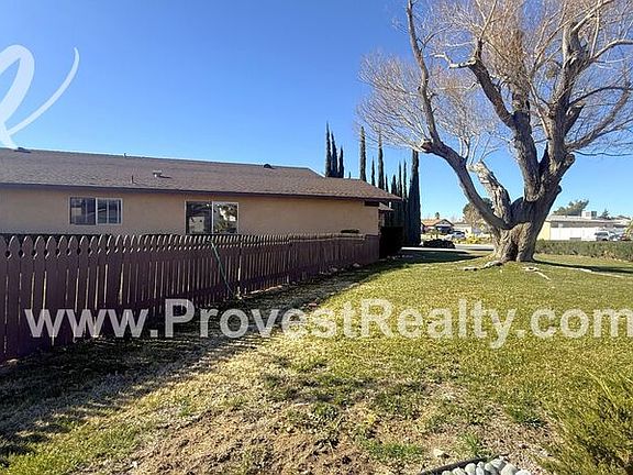 3rd image of 18151 Deer Park Ln