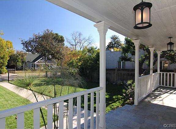 3rd image of 765 N El Molino Ave