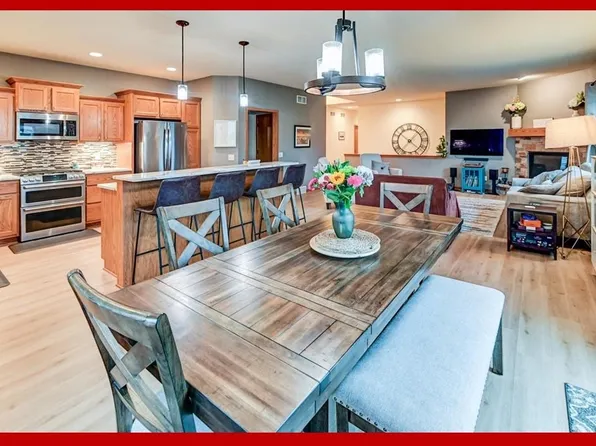 1016 Peterson Dr, Stoughton, WI 53589