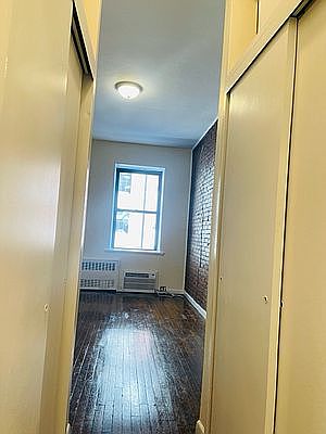 5th image of 304 E 81st St #3