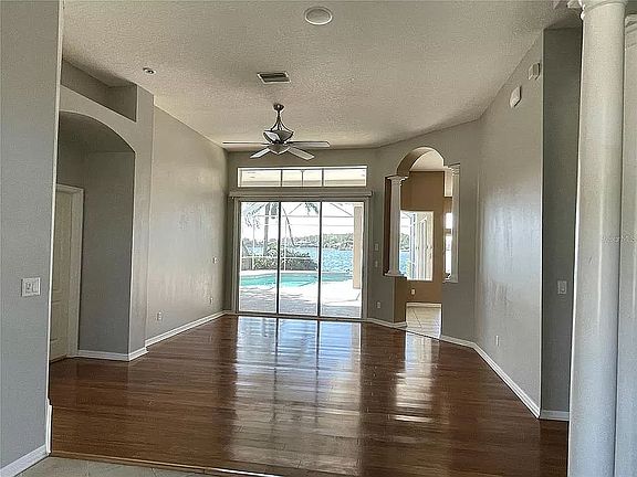 4th image of 16143 Ivy Lake Dr