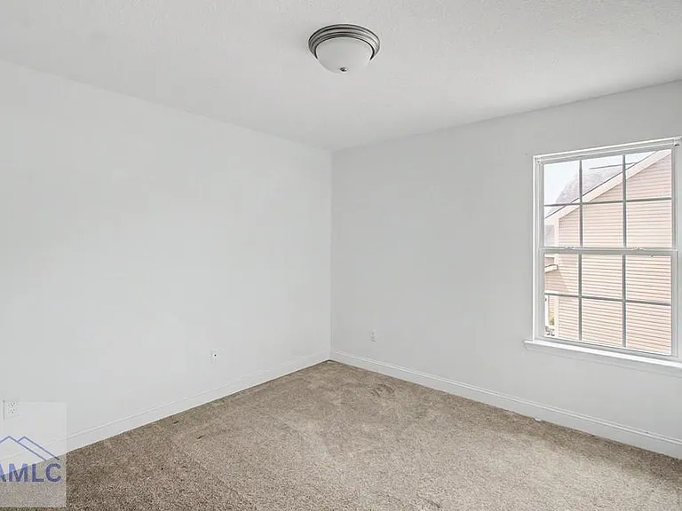 390 Fairview Cir — Photo 18