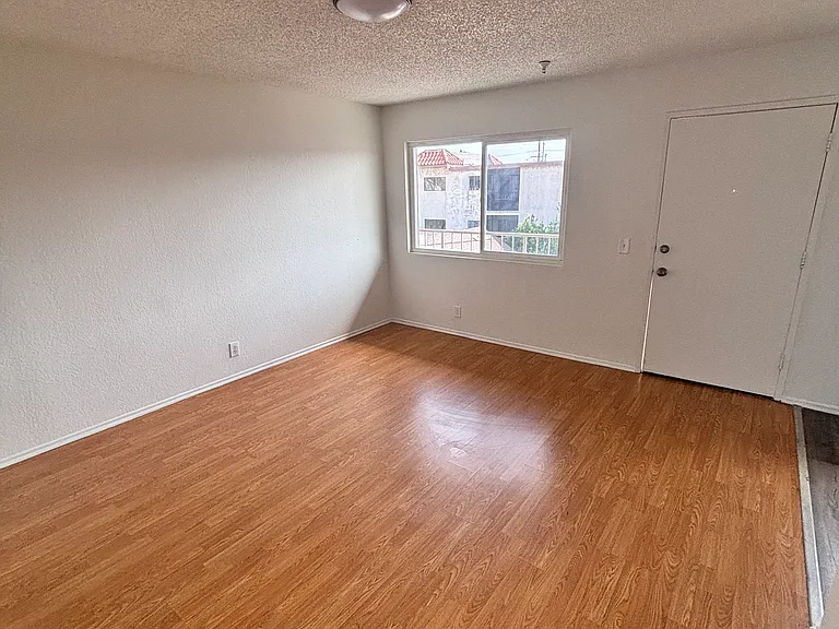 4040 W 138th St #9 — Photo 8