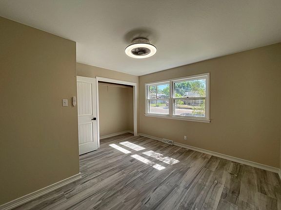 3rd image of 1 Dundee Ln