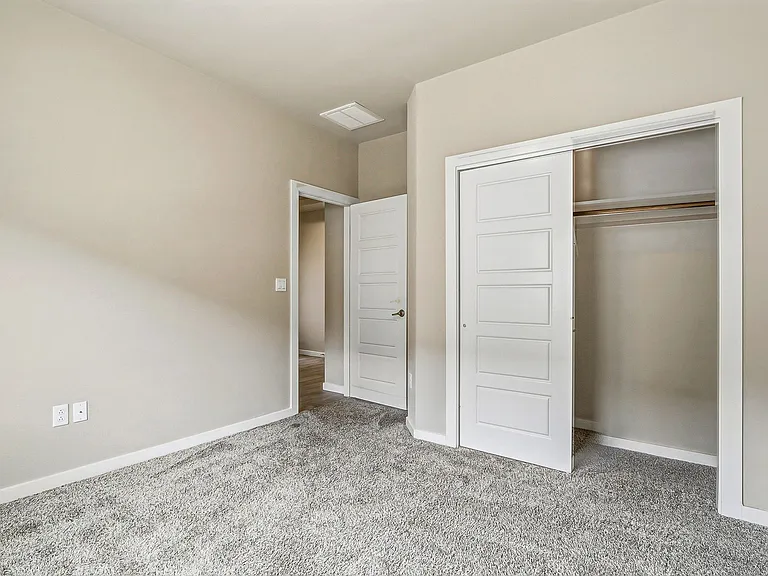 14740 Mike A Mendoza Ave — Photo 16
