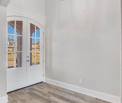 2nd image of 235 Poydras Ave