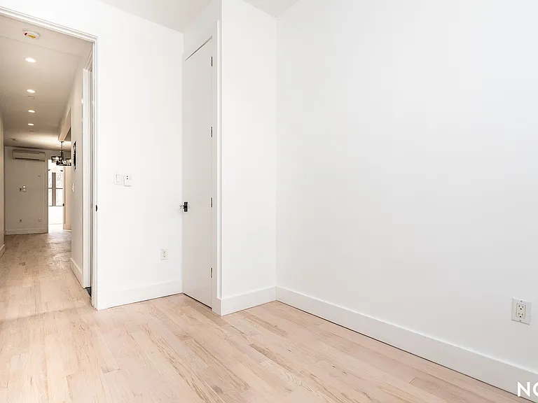 230 Schaefer St #1A — Photo 5