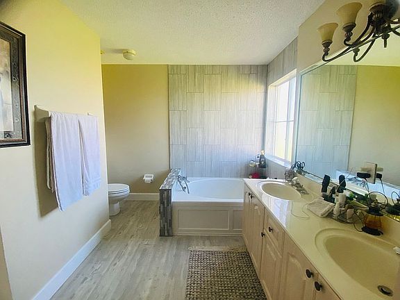 2nd image of 181 W Forest Oak Cir