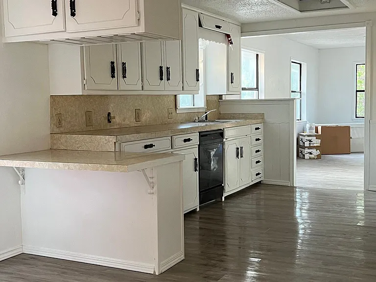 1215 E Whittaker St — Photo 18