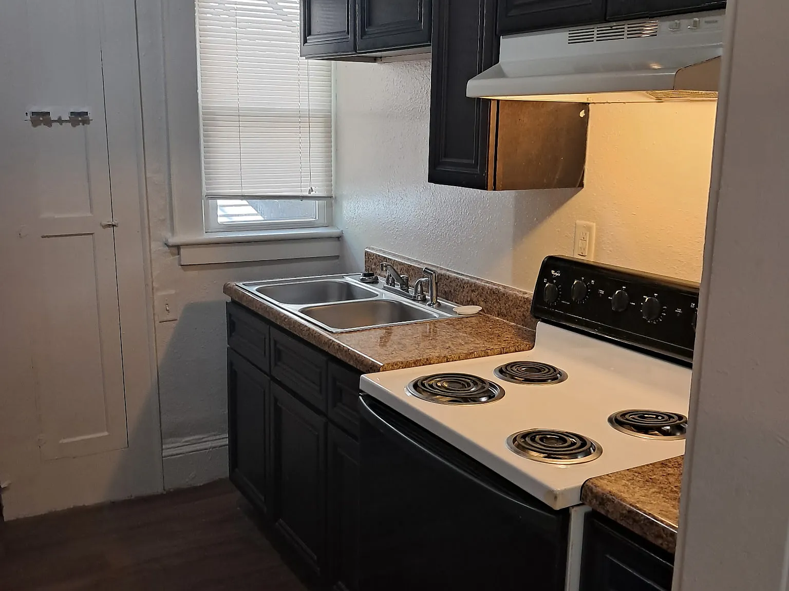 1 bed, 650 sqft, $915 — Photo 2