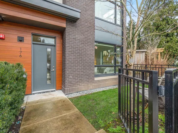 2035 Glenaire Dr #176, North Vancouver, BC V7P 1Y2