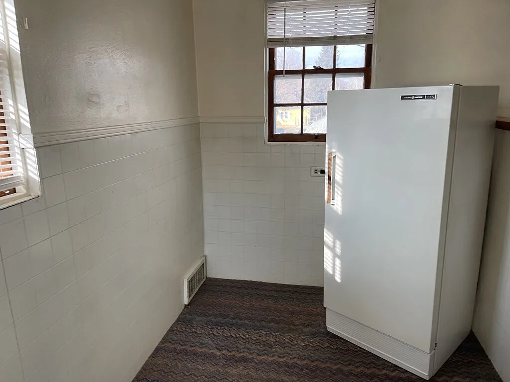 Studio, 1.0 bath, 350 sqft, $780 — Photo 4