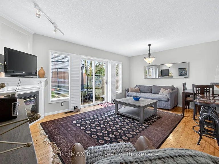 537 Beaver Creek Cres — Photo 16