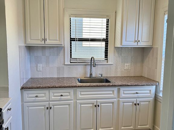 4th image of 1390 E Santa Clara St APT 4
