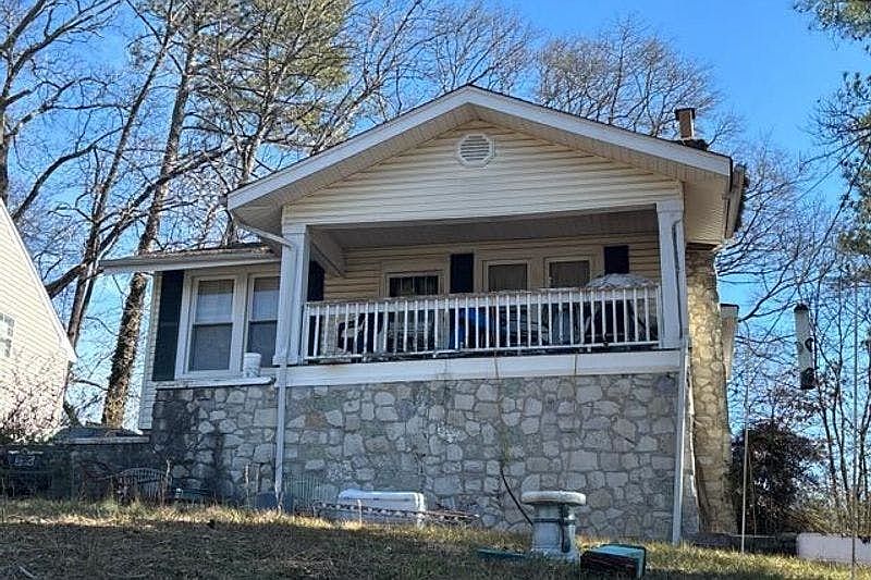 1st image of 200 Booth Rd