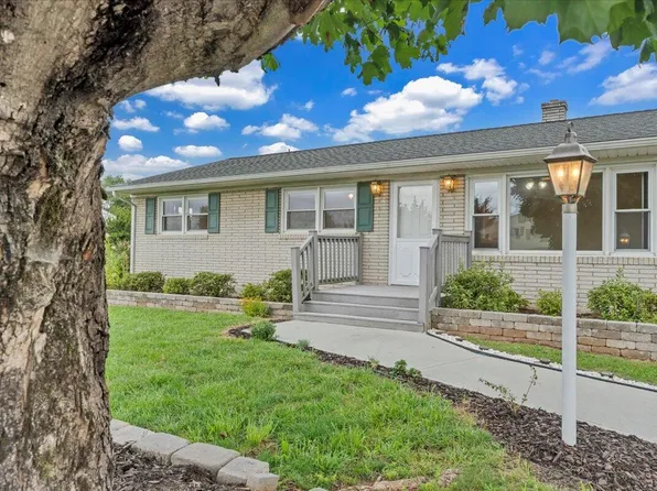 2410 Portland Ave NW, Roanoke, VA 24017